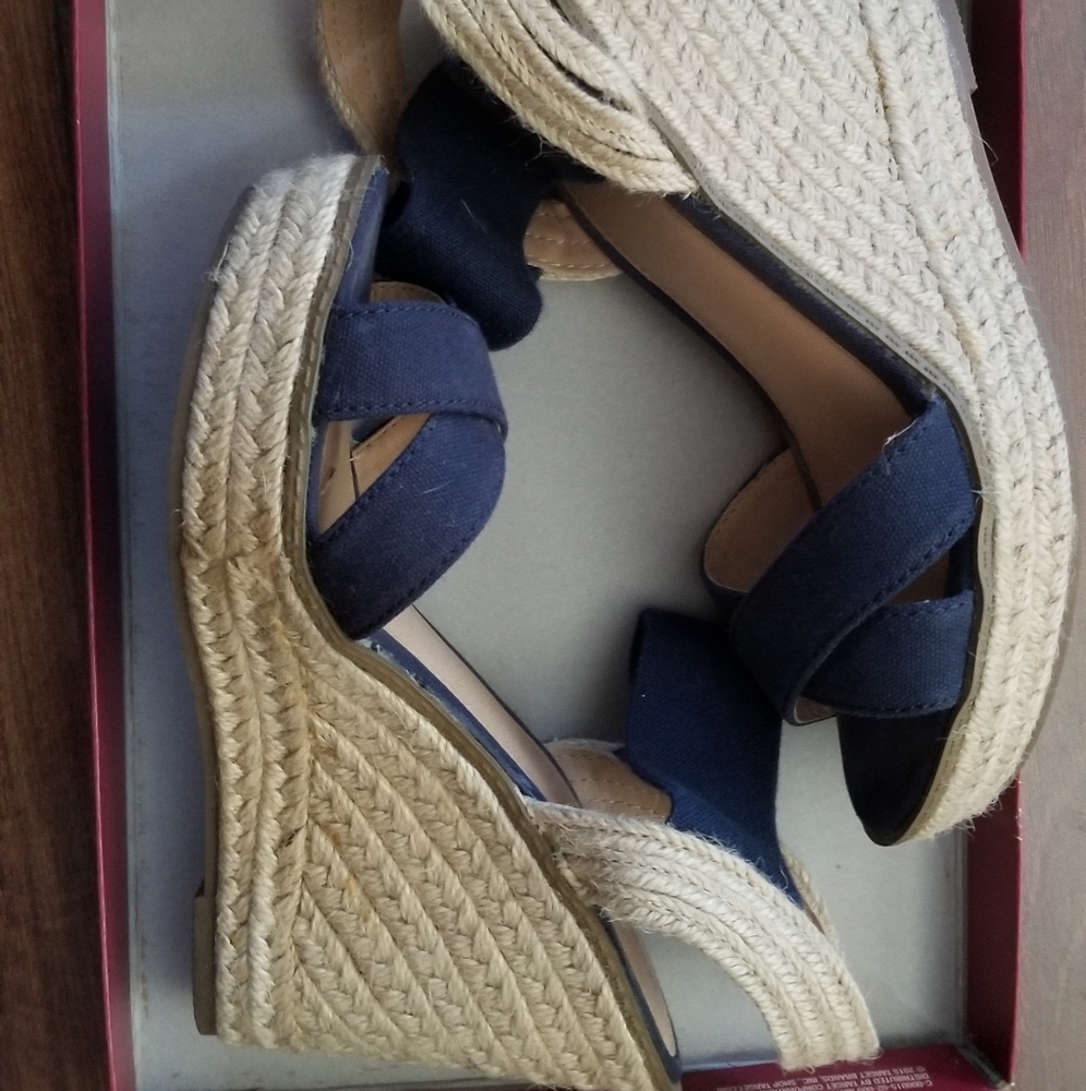 Navy wedges